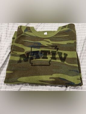 NATIV Large Camo Crewneck Sweatshirt